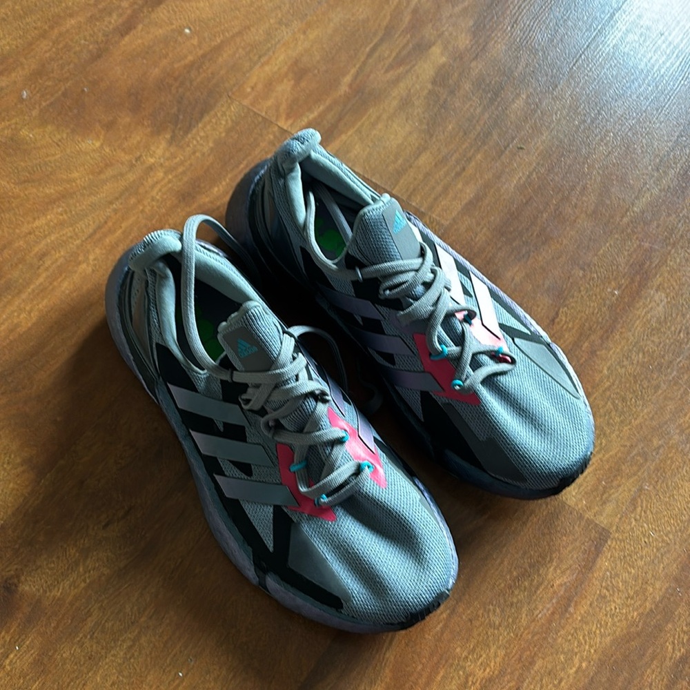 ADIDAS SHOES SIZE 6 1/2